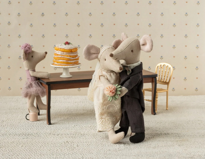Wedding Mice Couple in Box, Mum and Dad