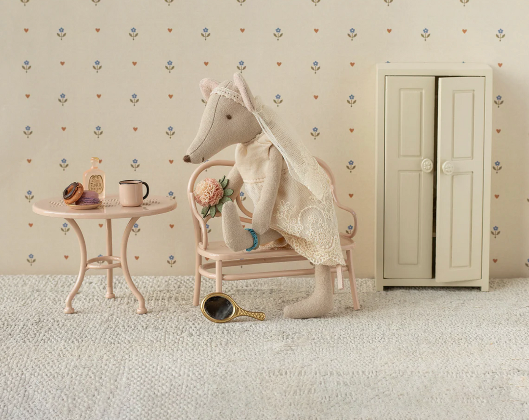 Wedding Dress, Mum Mouse
