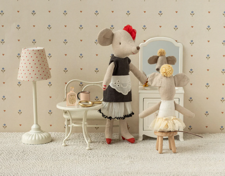 Beautician Mouse, Mum