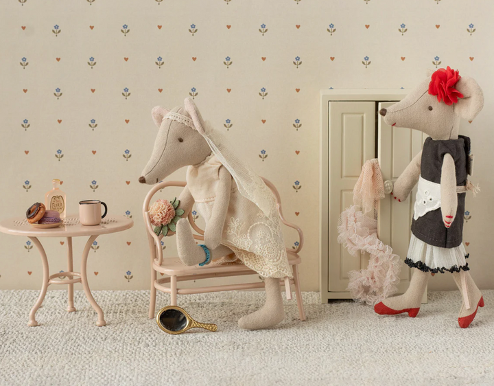 Beautician Mouse, Mum