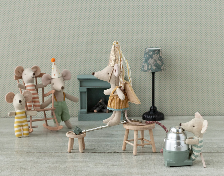 Table and Stool Set, Mouse