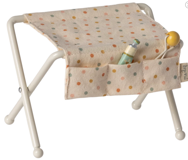 Nursery Table, Baby Mouse