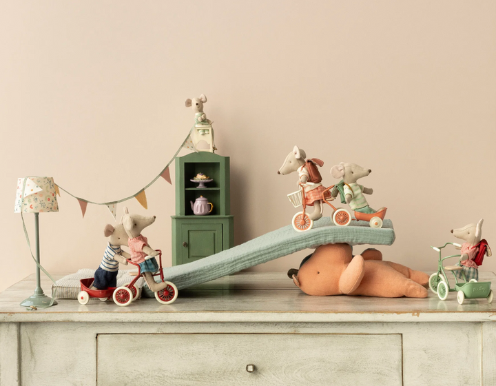 Tricycle Mouse, Big Brother in Mint