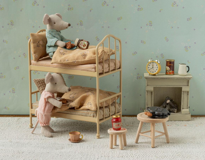 Bunk Bed, Mouse