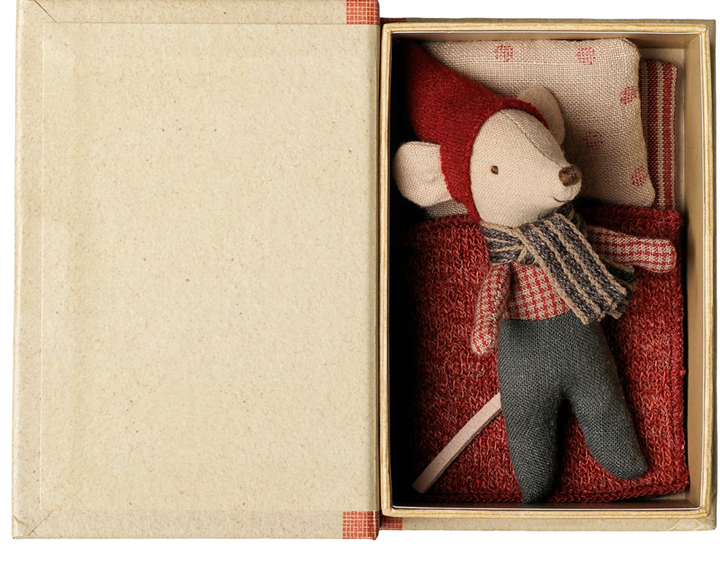 Christmas Mouse, Baby in Book