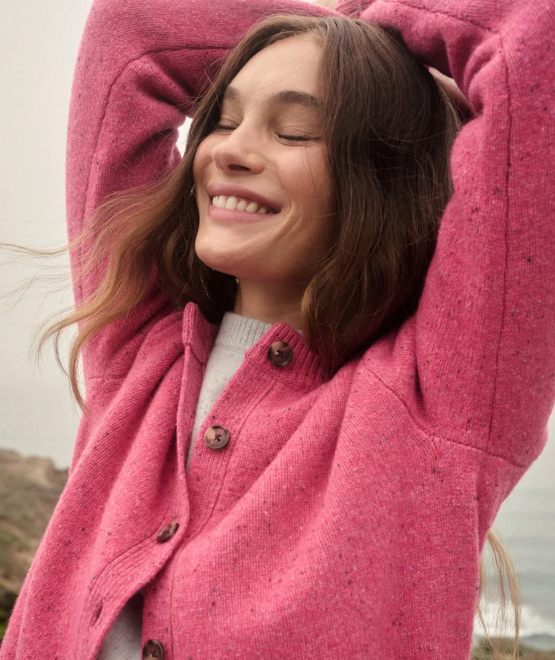 Merino Crewneck Cardigan in Hot Pink