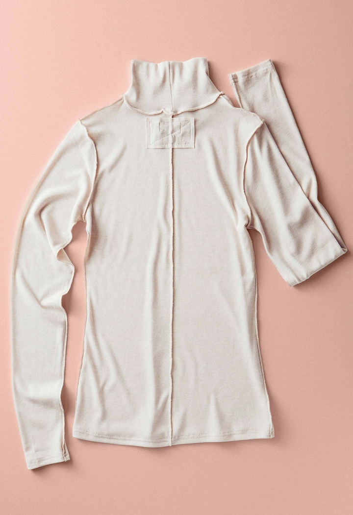 Contrast Seam Turtleneck Knit Top in Ivory