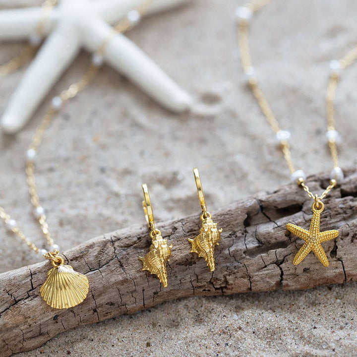 Scallop Shell and Pearl Station Chain Necklace