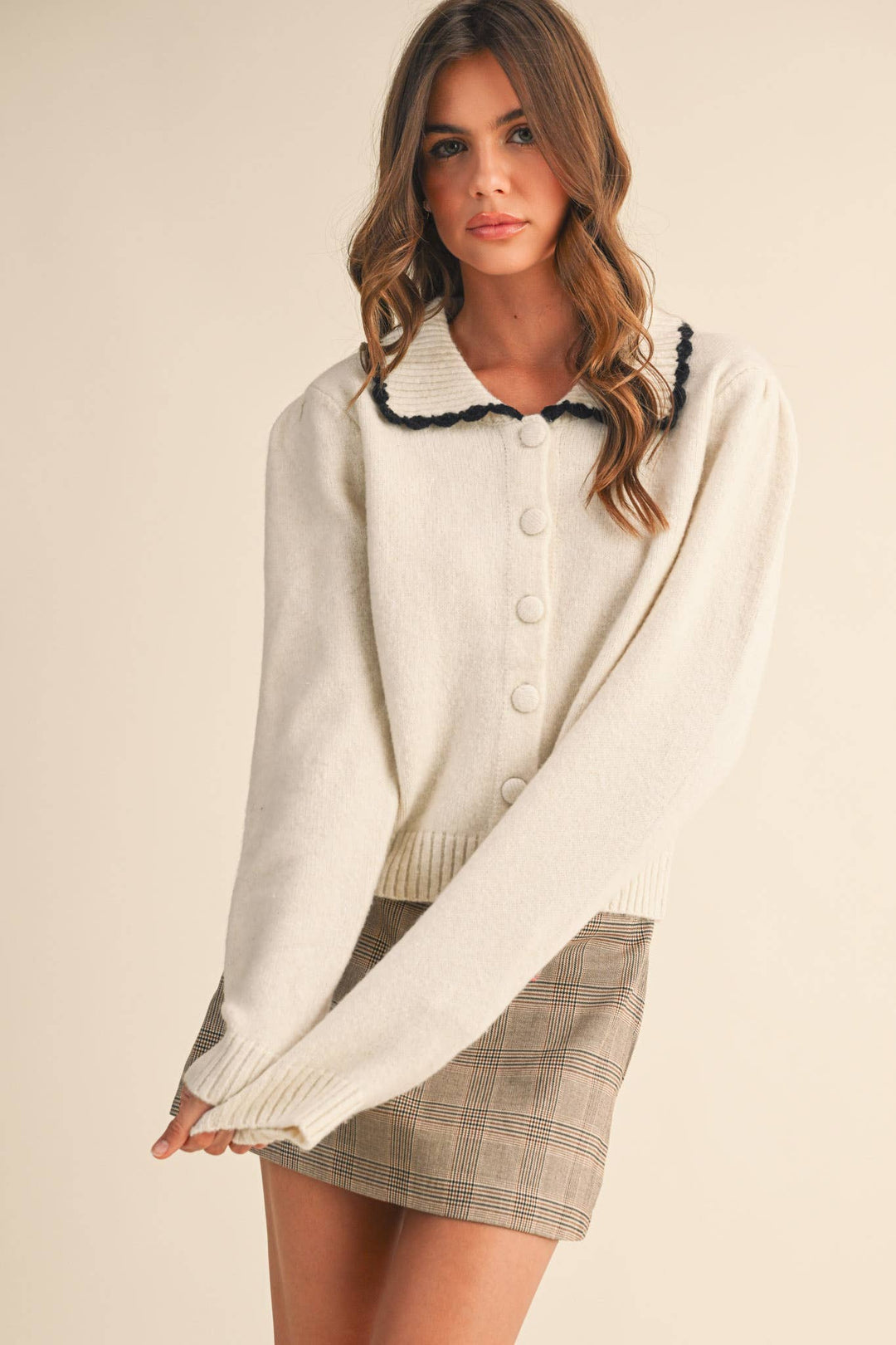 Scalloped Collar Cardigan