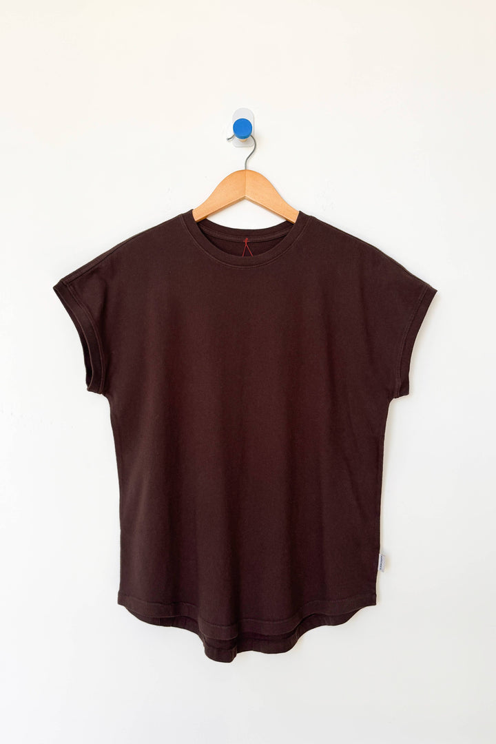 Ease Tee in Dark Cacao