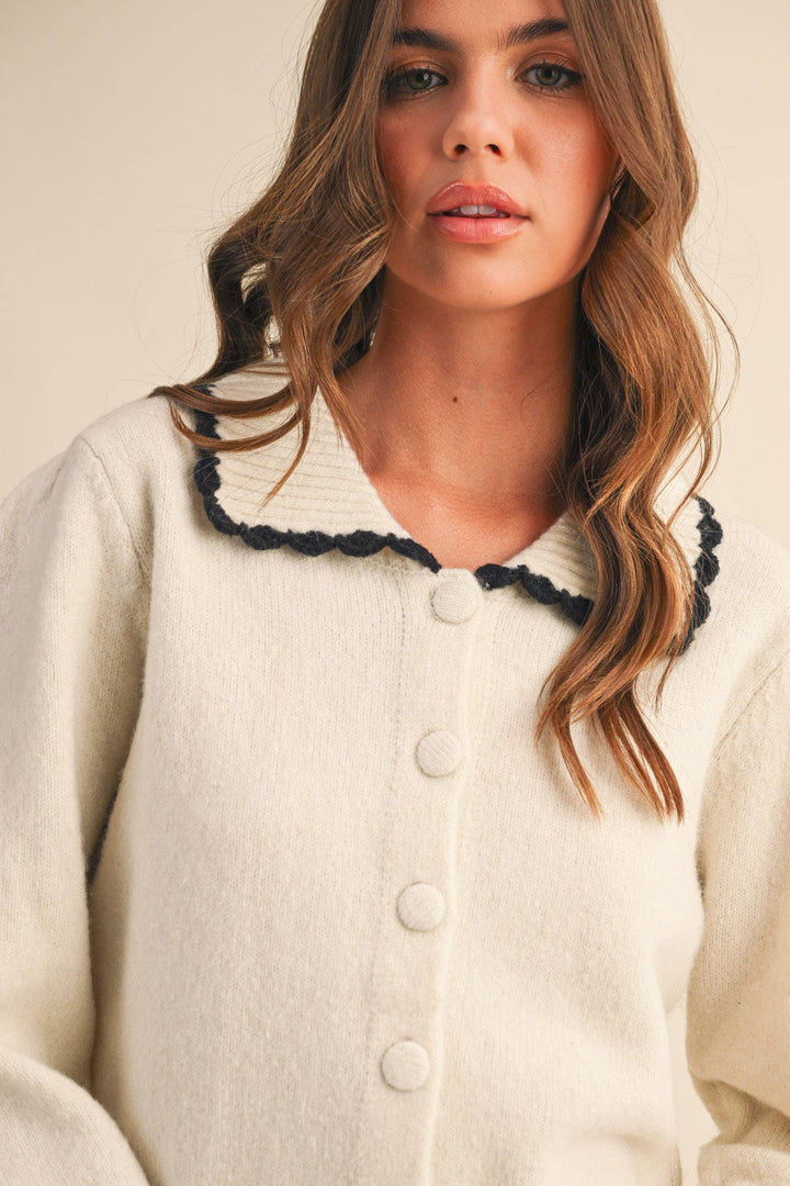 Scalloped Collar Cardigan