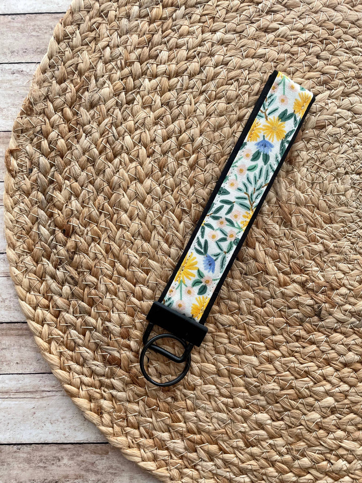 Rifle Paper Co. Daisy Fields Cream Keychain Wristlet