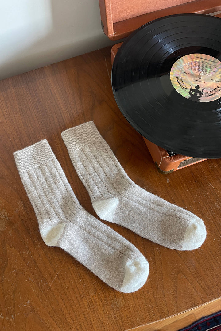 Classic Cashmere Socks in Fawn