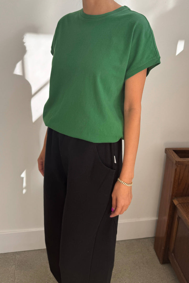 Ease Tee in Green