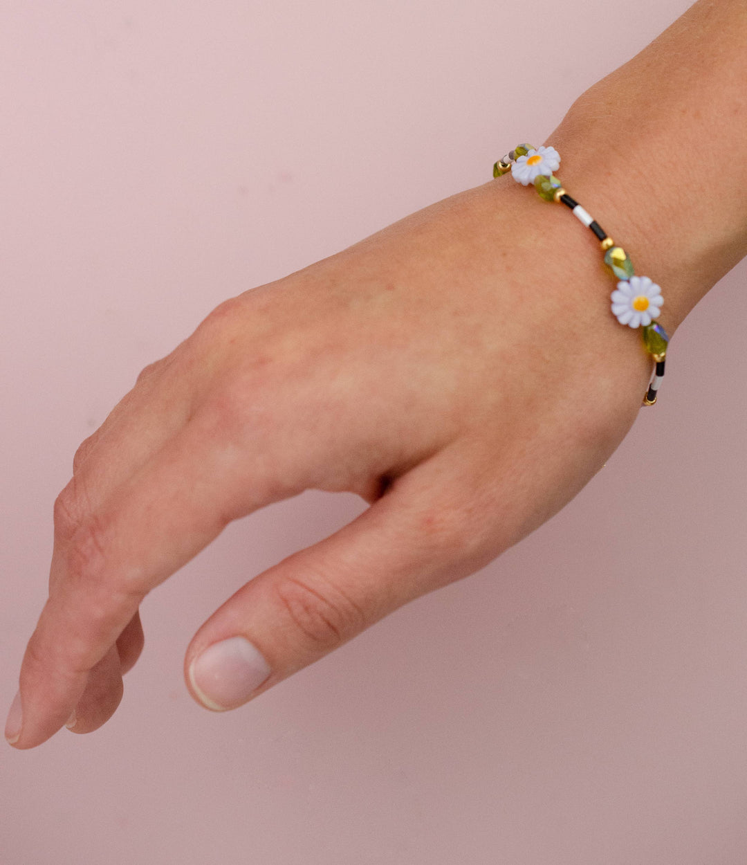 Lavender Daisy Beaded Bracelet