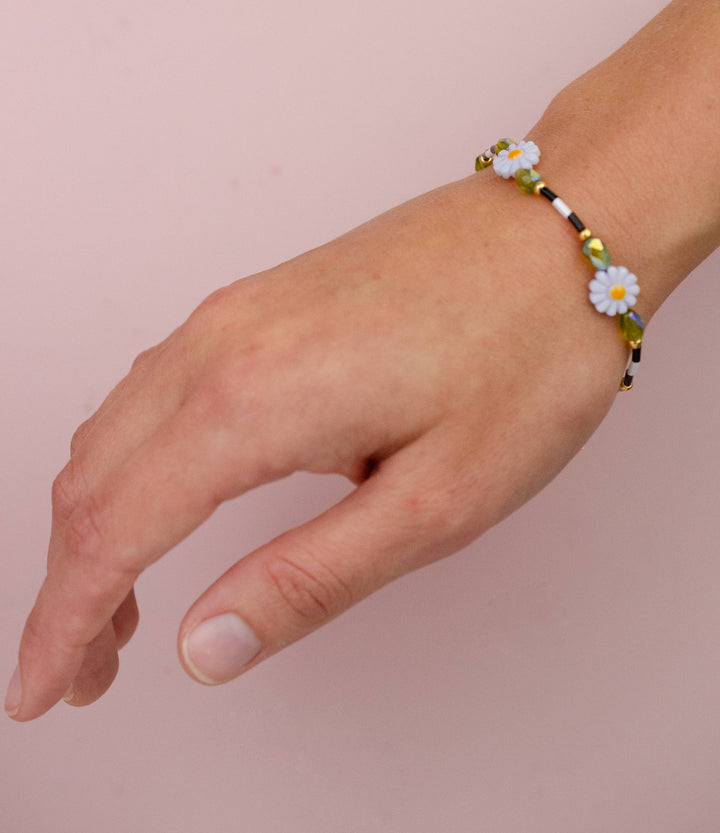 Lavender Daisy Beaded Bracelet