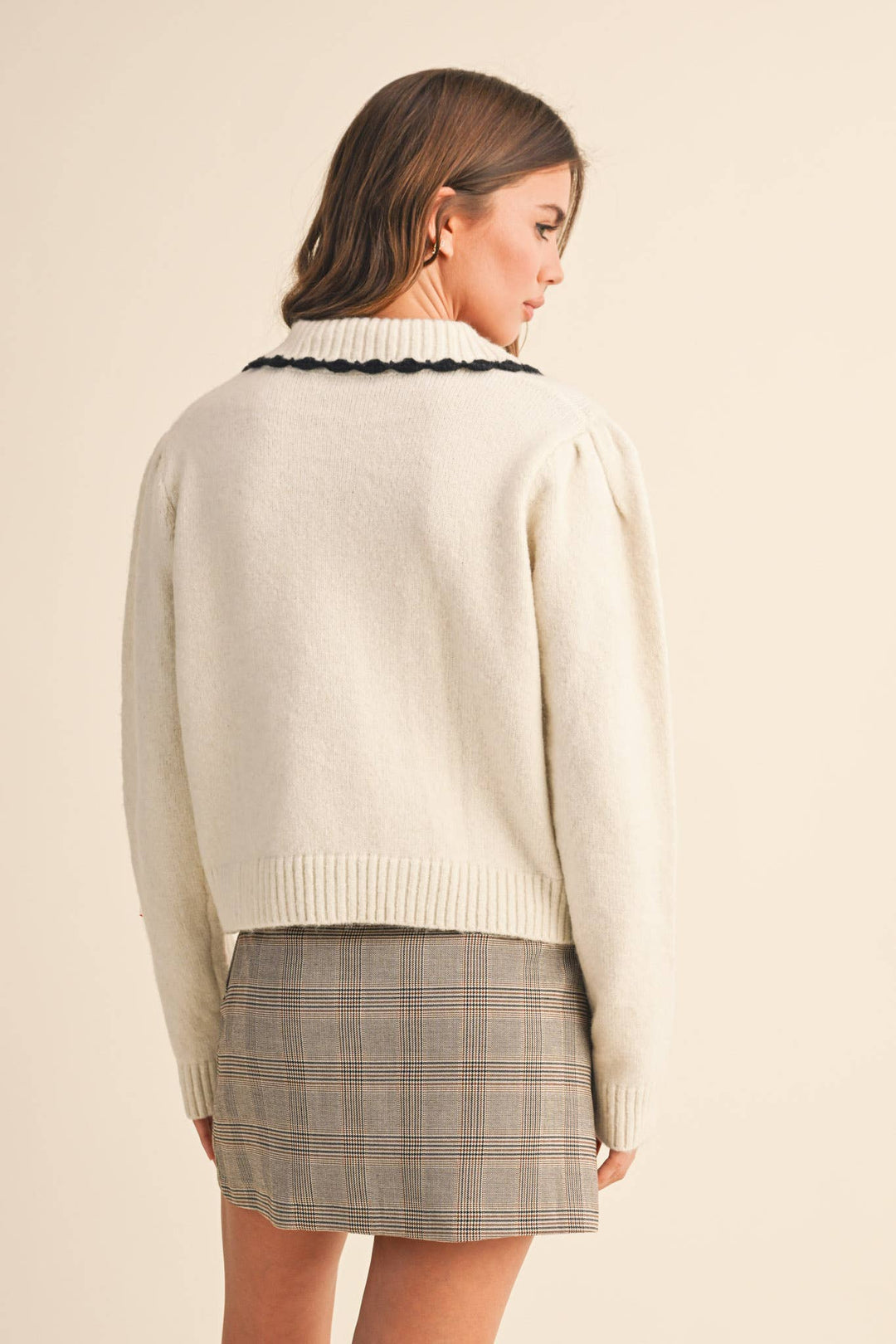 Scalloped Collar Cardigan