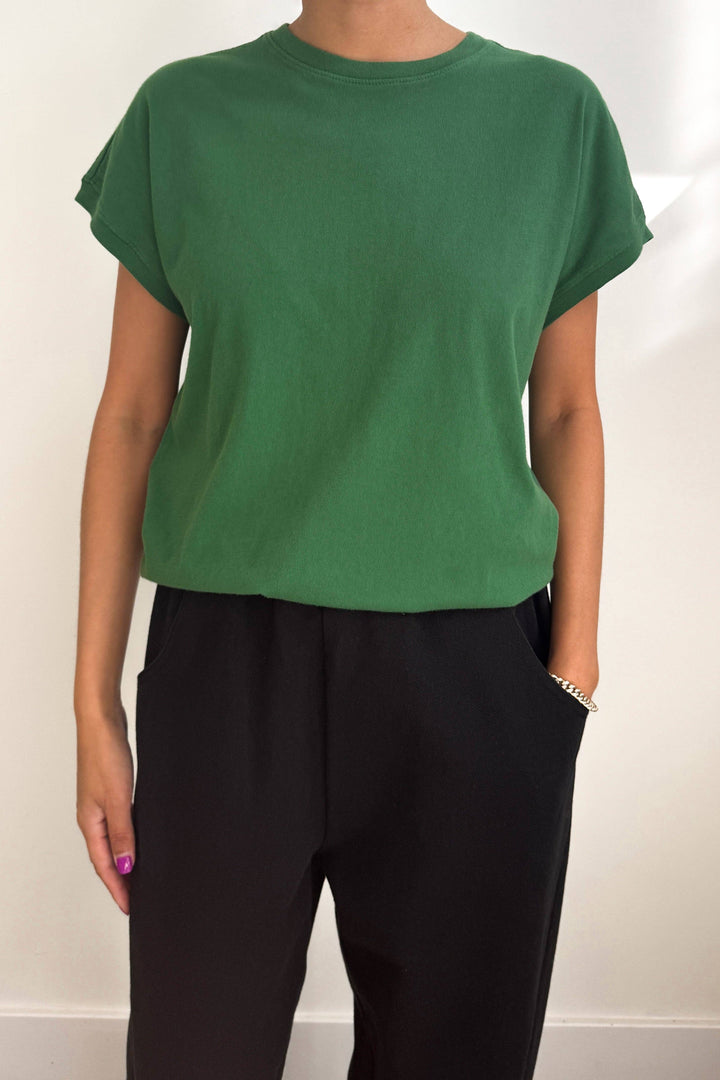 Ease Tee in Green