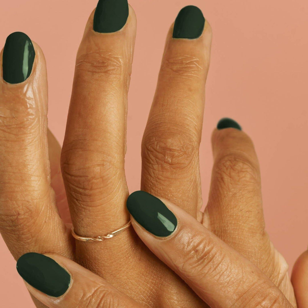 En Beau Fusil Vegan & 21-free Nail Polish | BKIND