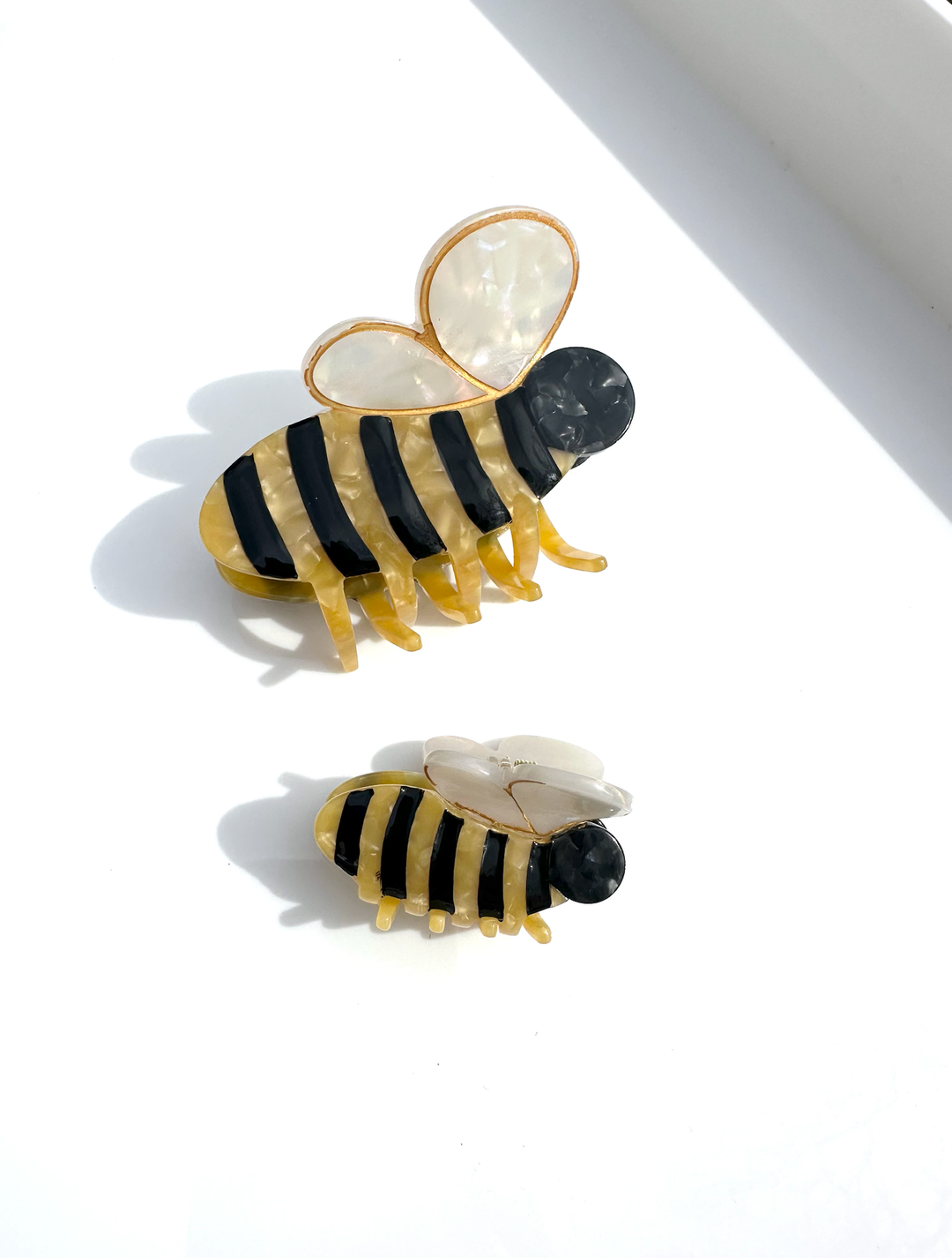 Mini Bee Claw Hair Clip | Solar Eclipse