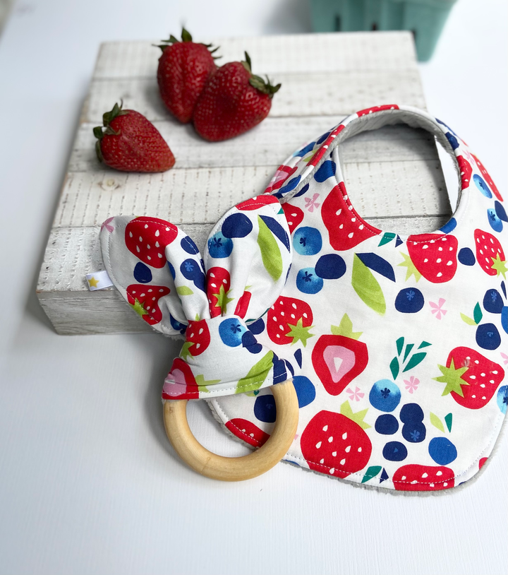 Summer Berries Crinkle teether | Port & Starbird