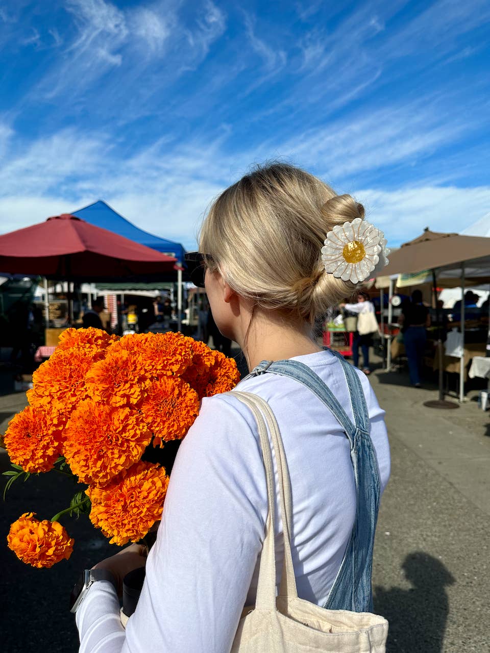 Daisy Flower Claw Hair Clip | Solar Eclipse