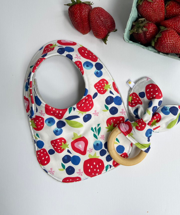 Summer Berries Crinkle teether | Port & Starbird